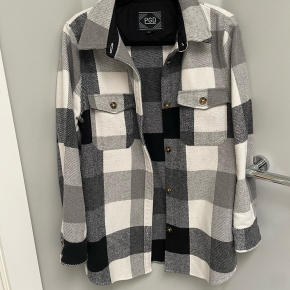 Plenty Size M Shacket - Picture 2 of 3